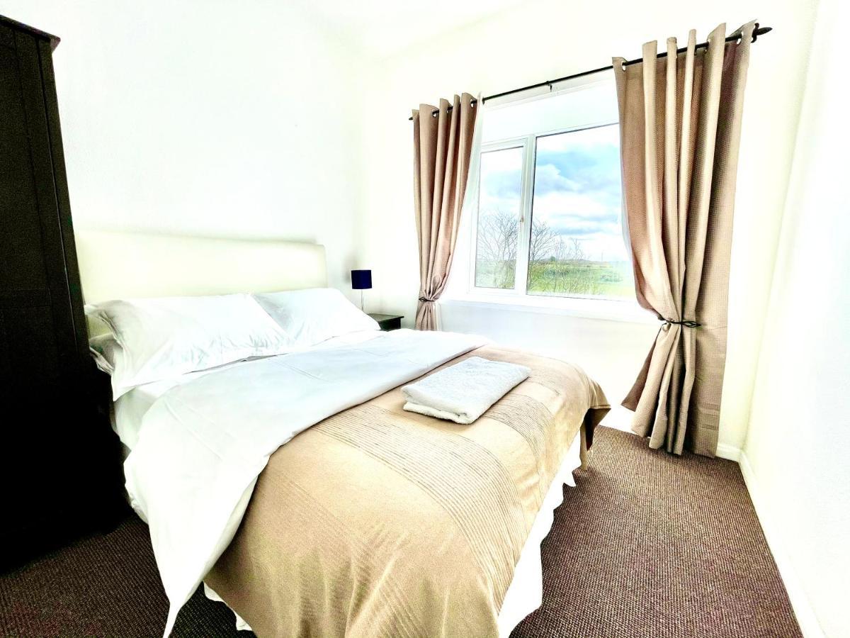Appartement Clydfan à Holyhead Extérieur photo